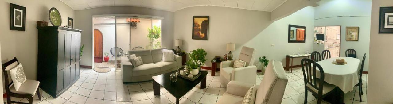 Room Near Airport/ Cerca Del Aeropuerto Rio Segundo Exterior photo